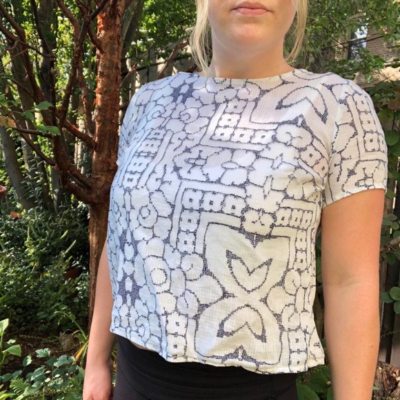 Madewell linen top with sweet scalloped slit back. Sz M. - Picture 1 of 4